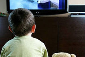 Как легче всего отвадить ребенка от телевизора
