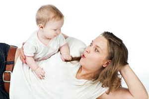 Отучаем ребенка от рук – полезный совет молодым мамам